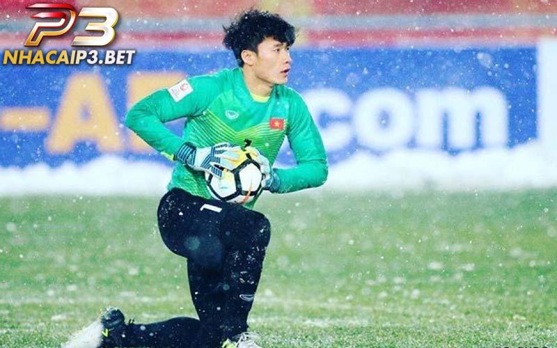 Giới thiệu về phong cách chơi bóng của Bùi Tiến Dũng